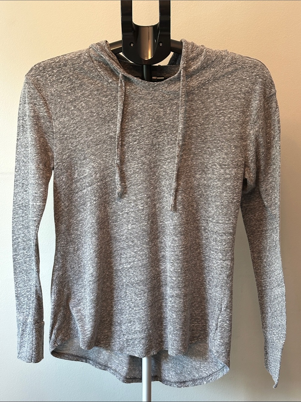 American Eagle Hoodie Women Size M Grey Pullover Curved Hem Indie Sleaze Casual